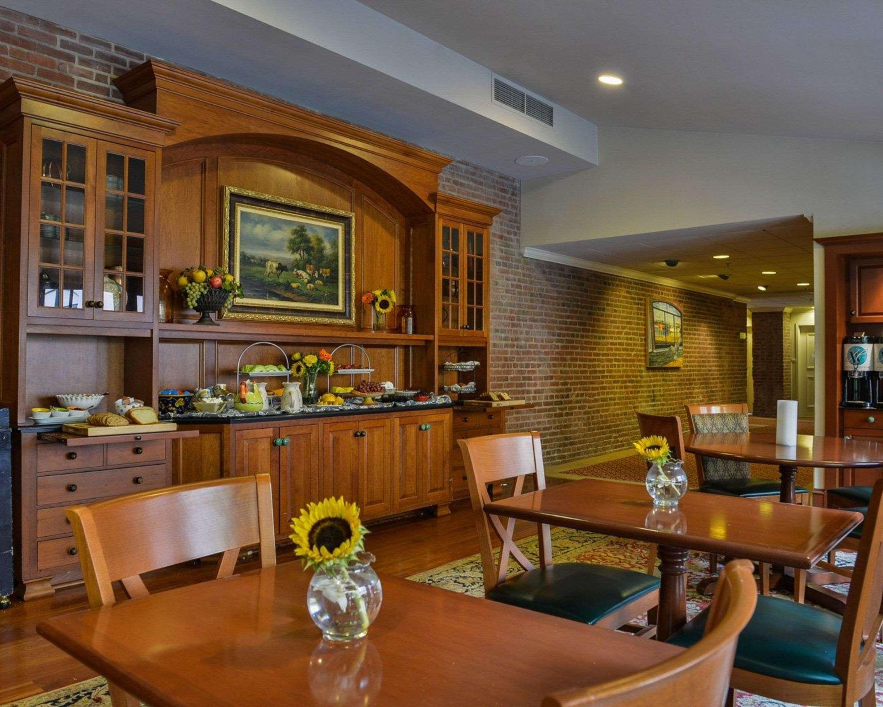 The At Henderson's Wharf, Ascend Collection Baltimore