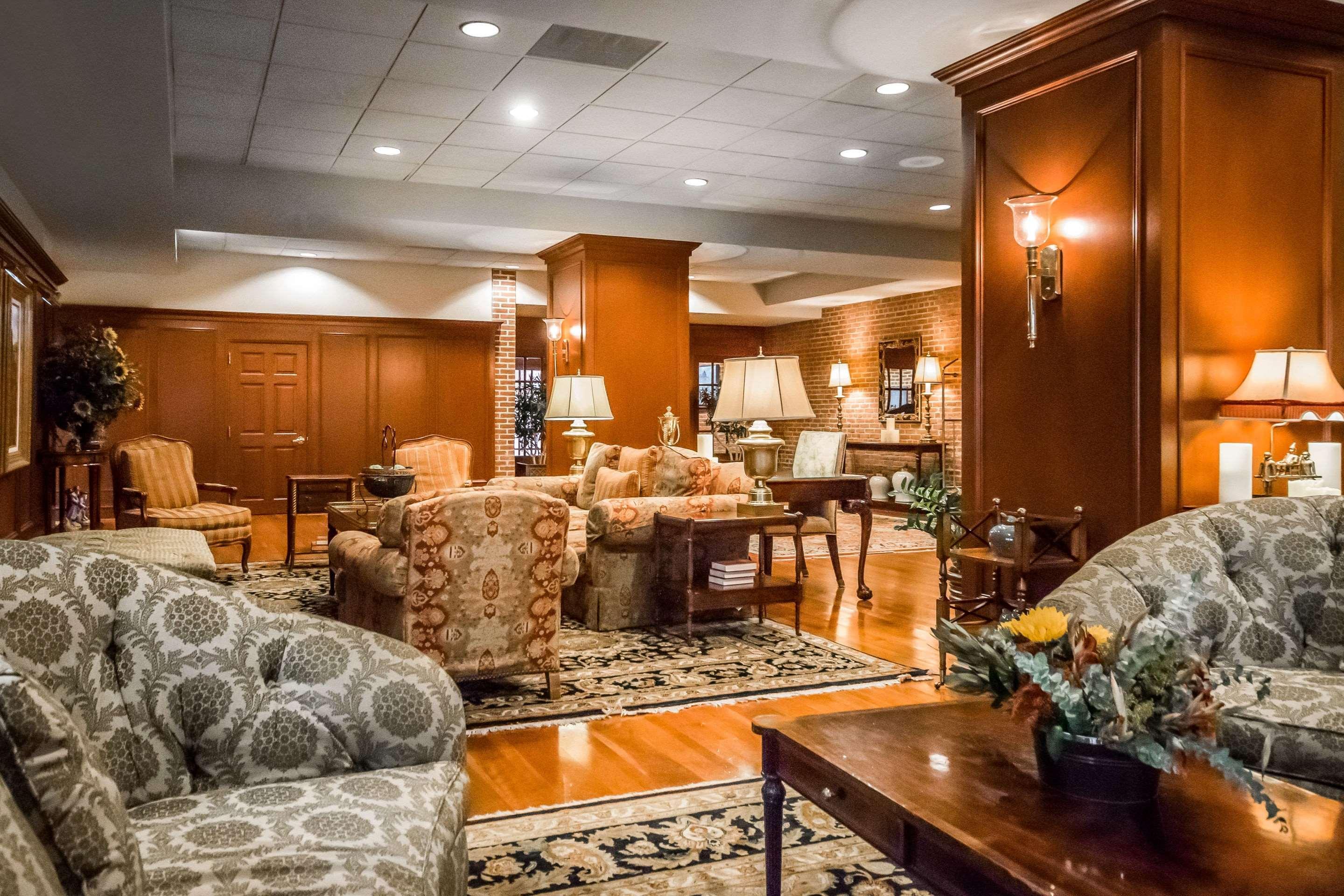 The At Henderson's Wharf, Ascend Collection