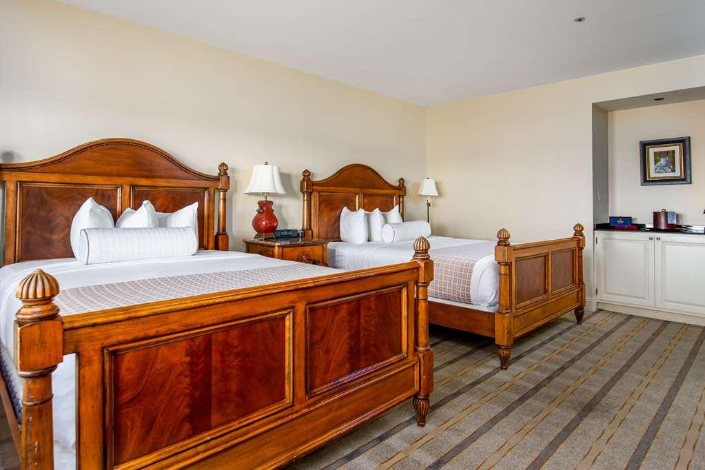 The At Henderson's Wharf, Ascend Collection Baltimore