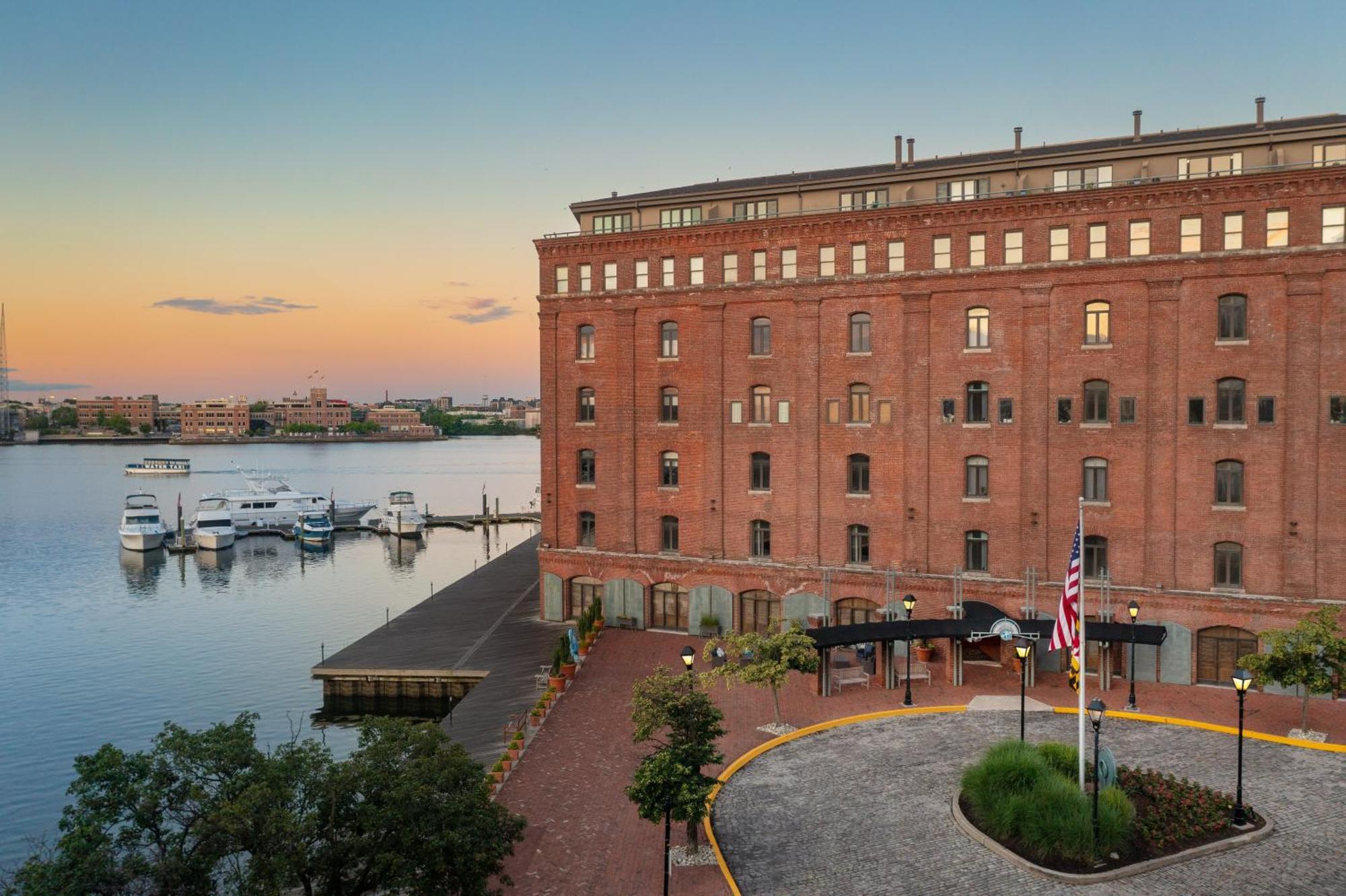 The At Henderson's Wharf, Ascend Collection 3* Baltimore