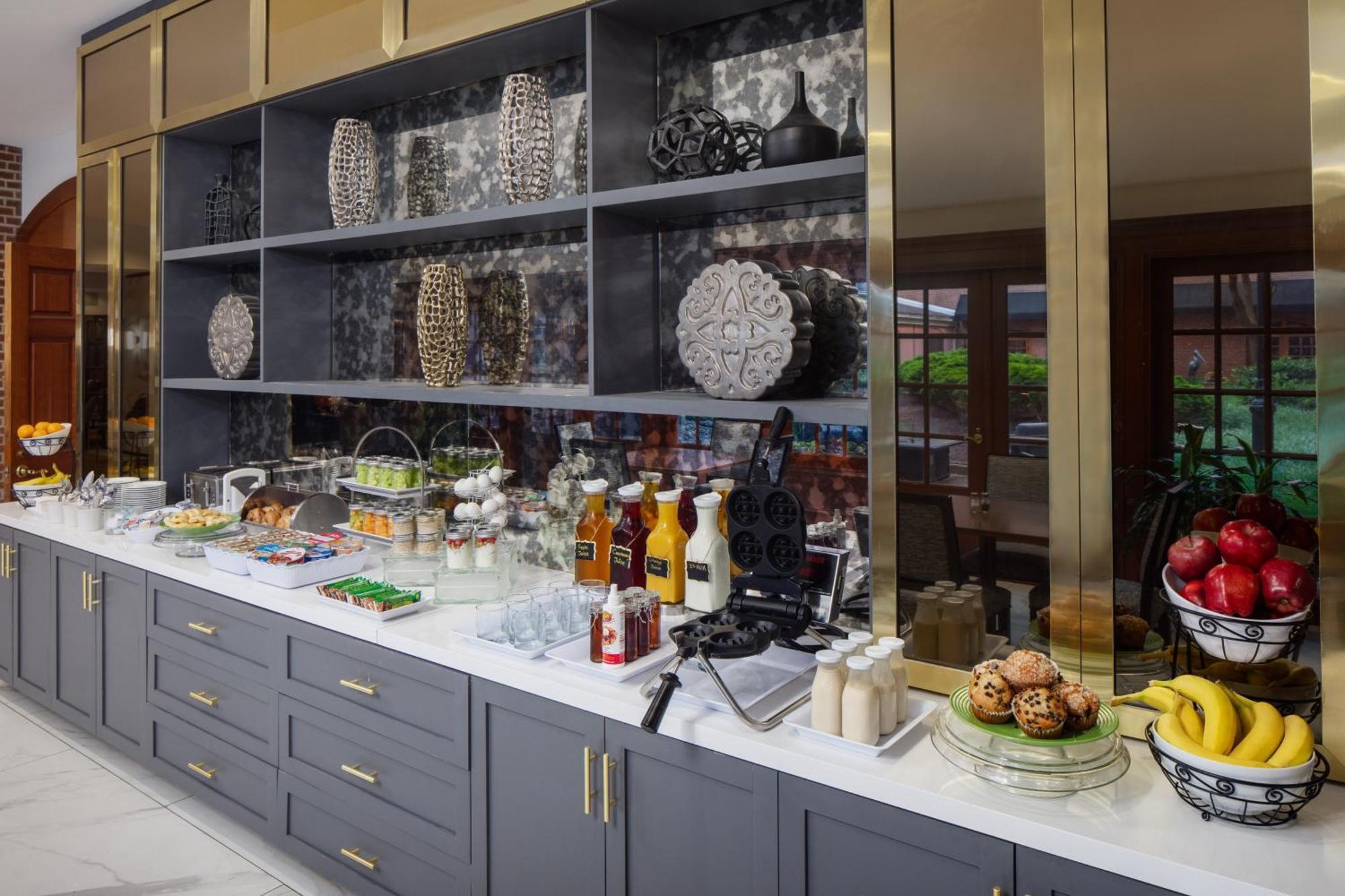 The At Henderson's Wharf, Ascend Collection Hotel
