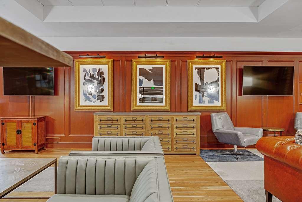The At Henderson's Wharf, Ascend Collection Hotel