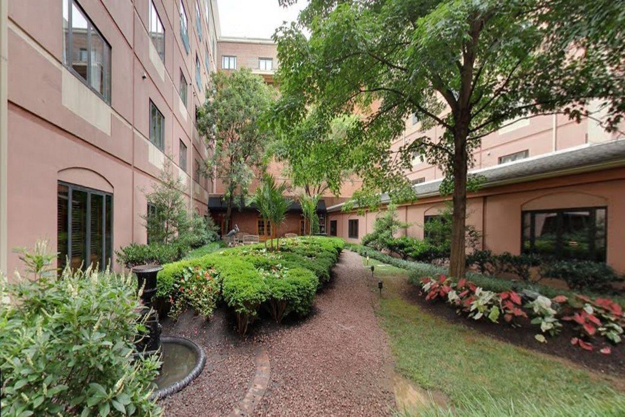 The At Henderson's Wharf, Ascend Collection Hotel