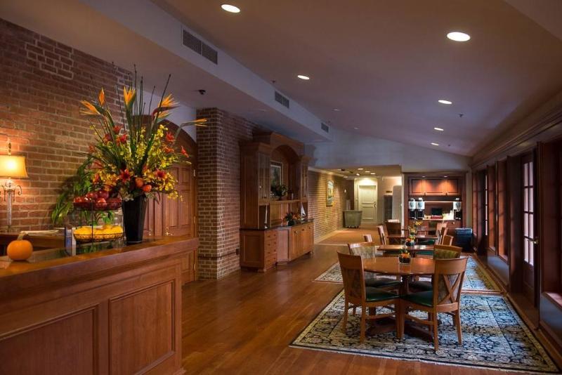 The At Henderson's Wharf, Ascend Collection 3*